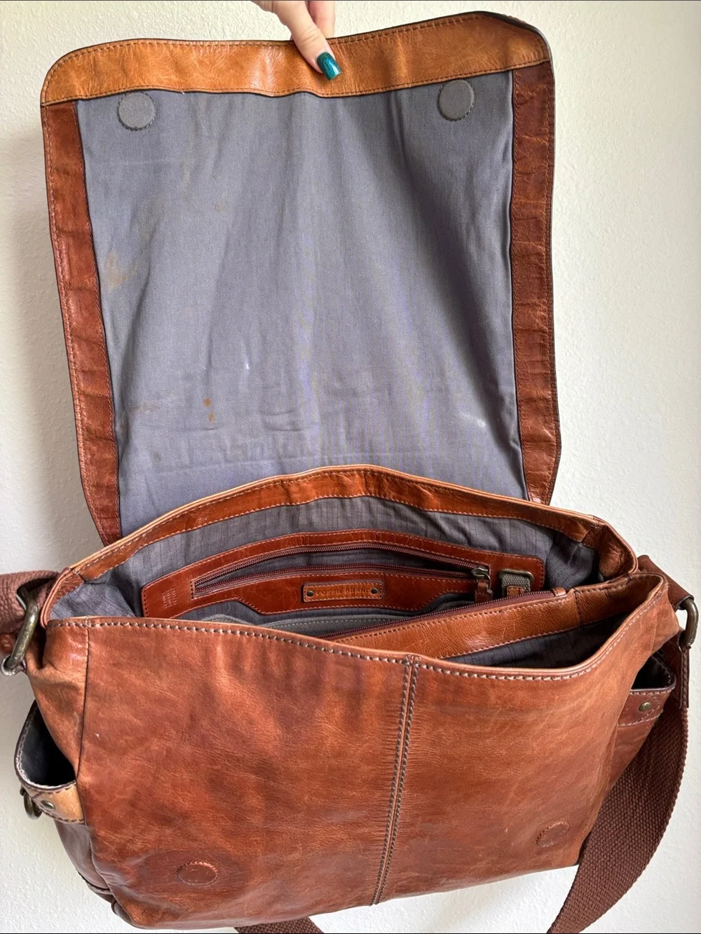 Fossil Vintage Estate Distressed Brown Leather Laptop Messenger Bag
